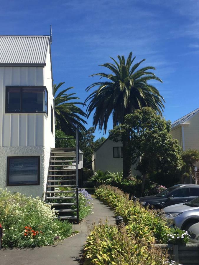 51 Apartment *